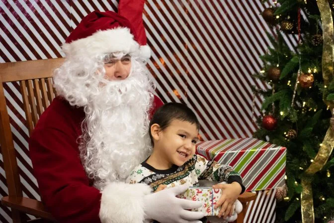 Spirit Lake Families Show Holiday Spirit