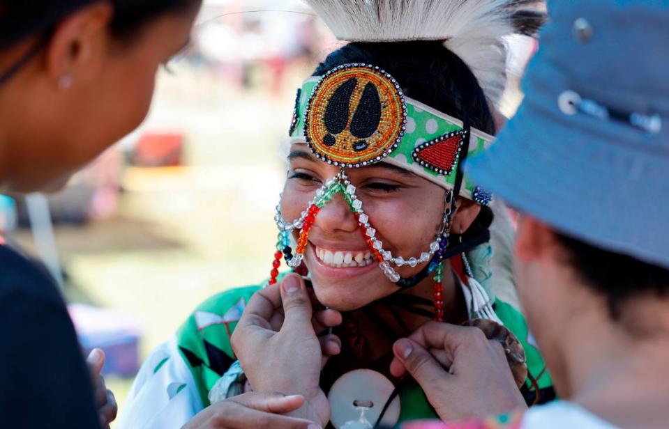 Beyond the Borders: A Traveler’s Guide to Native American Recognition Maps Beyond the Borders: A Traveler’s Guide to Native American Recognition Maps